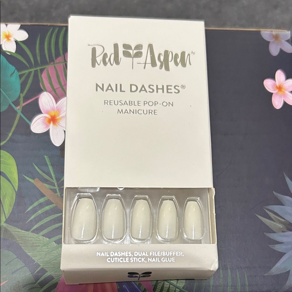 Red Aspen Nail Dashes Nina On Cloud 9 (Coffin shape)